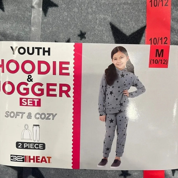 32 Degrees Youth 2-piece Set Gray with Stars in 5/6 only - Picture 2 of 5